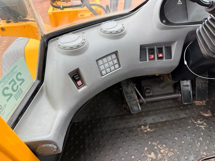 volvo-l120e-image-53