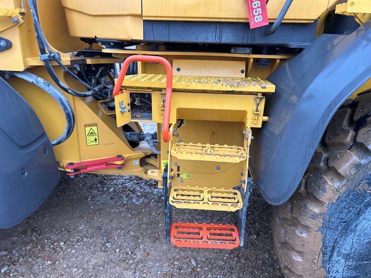 2019-volvo-l90h-image-52