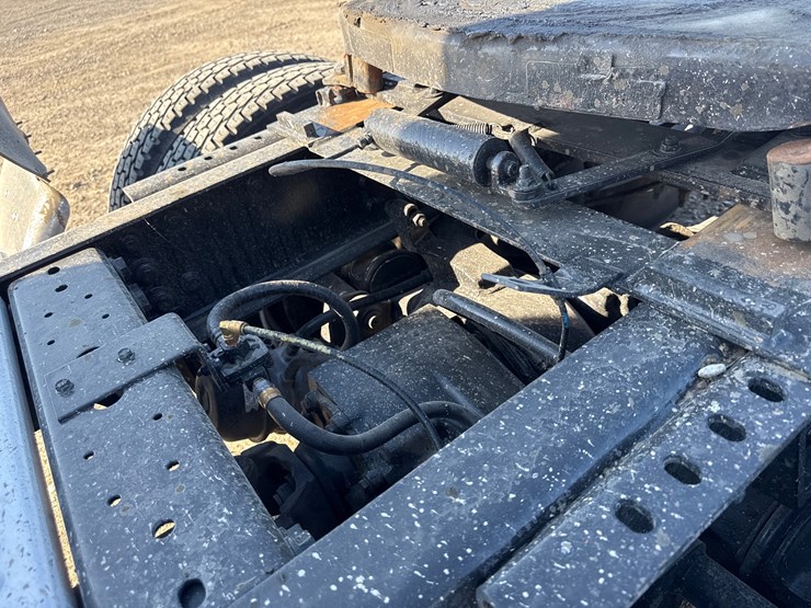 2011-international-prostar-image-18