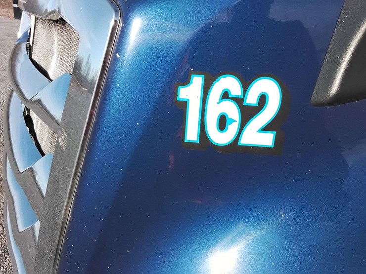 2018-freightliner-cascadia-126-image-17