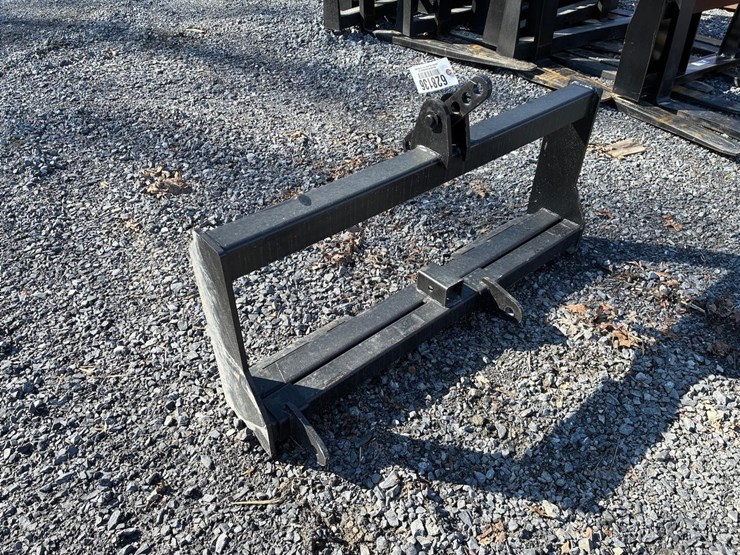 wildcat-skid-steer-quick-attach-to-3pt-adaptor-image-1