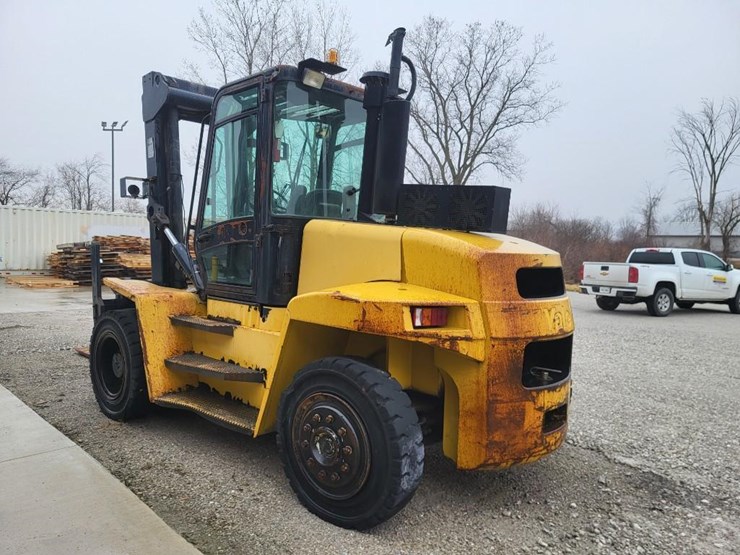 2012-yale-forklift-image-3