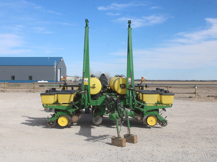 john-deere-7200-image-9