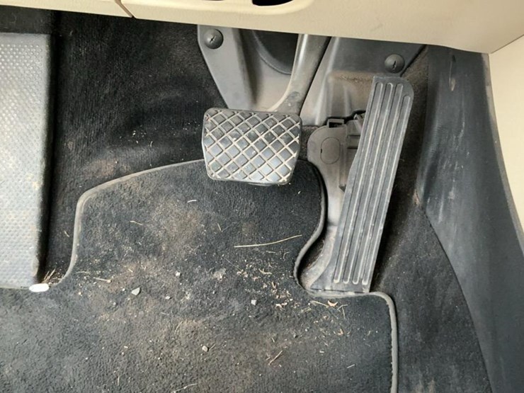 #510-•-2009-volkswagen-passat-image-22