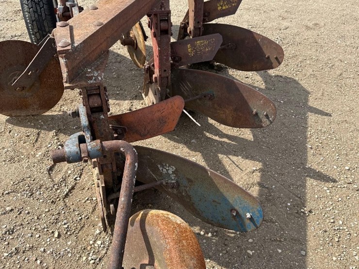 1842---3-btm-fast-hitch-plow-image-4