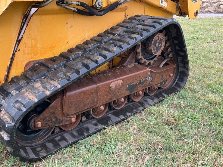 2003-deere-ct332-image-21