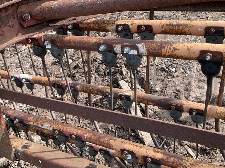 #712-•-new-holland-rollbar-rake-image-6