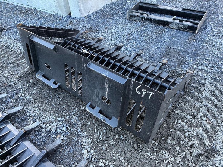 wildcat-68"-skid-steer-skeleton-tooth-bucket-image-4