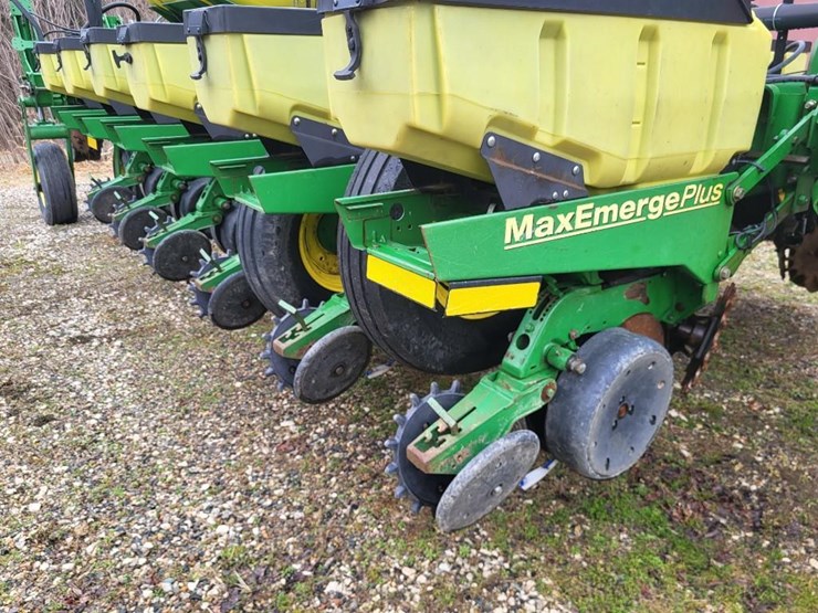 2010-john-deere-1770nt-image-57