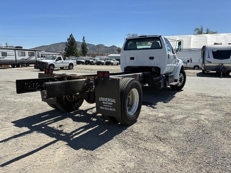 2015-ford-f650-image-3