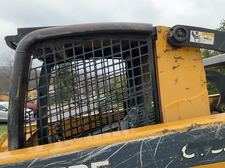 2003-deere-ct332-image-27