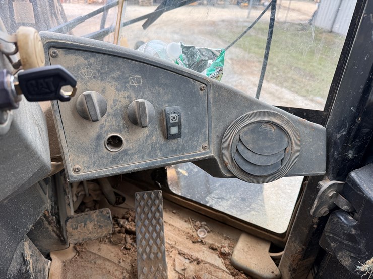 2005-caterpillar-930g-image-70