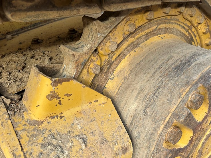 2023-caterpillar-d1-image-73