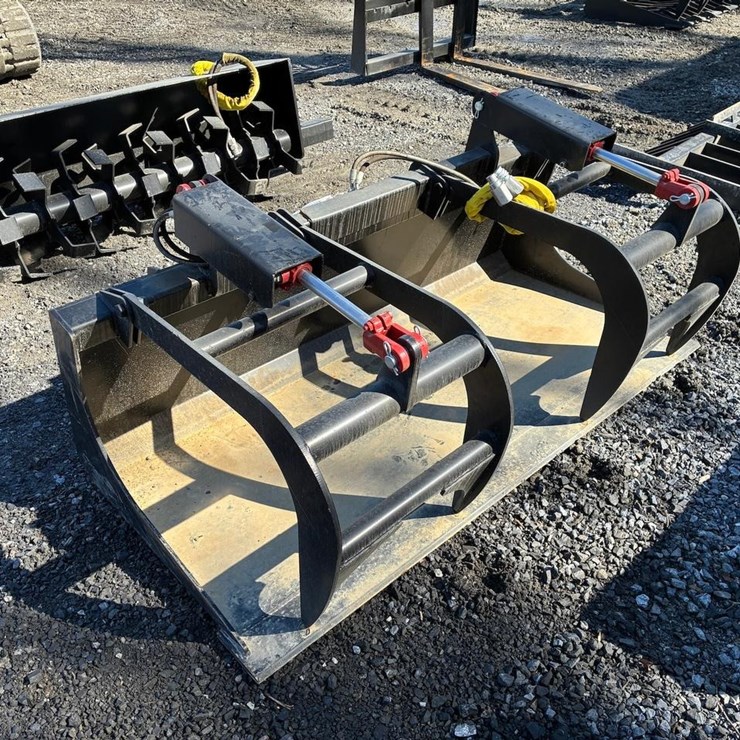 Wildcat 68" Skid Steer Grapple Bucket