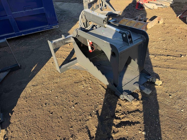 2025-stump-grab-bucket-image-7