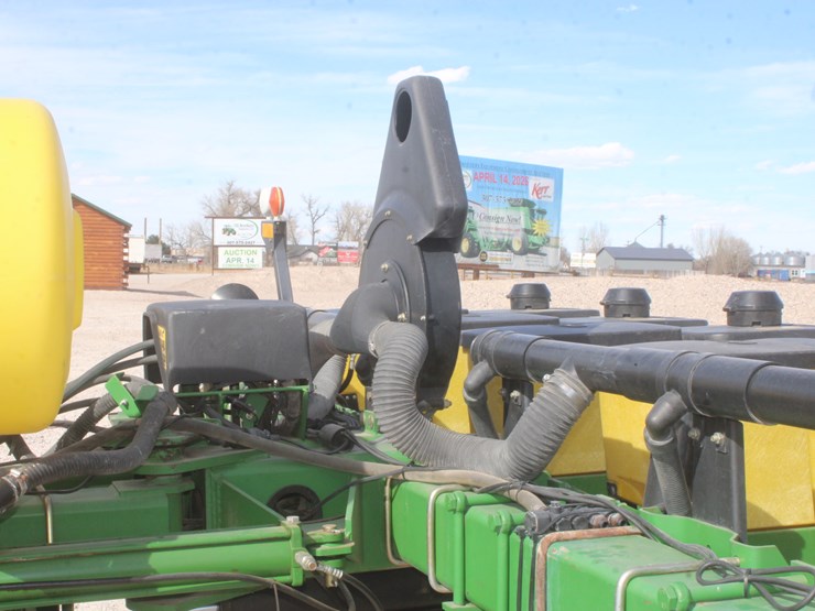 john-deere-7200-image-28