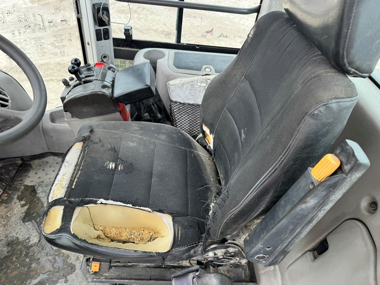 2007-volvo-l120f-image-37