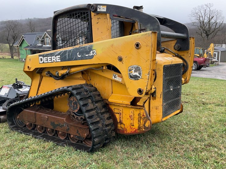 2003-deere-ct332-image-3