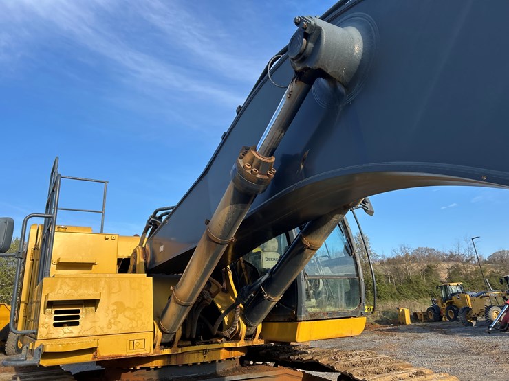 2006-deere-650d-lc-image-16