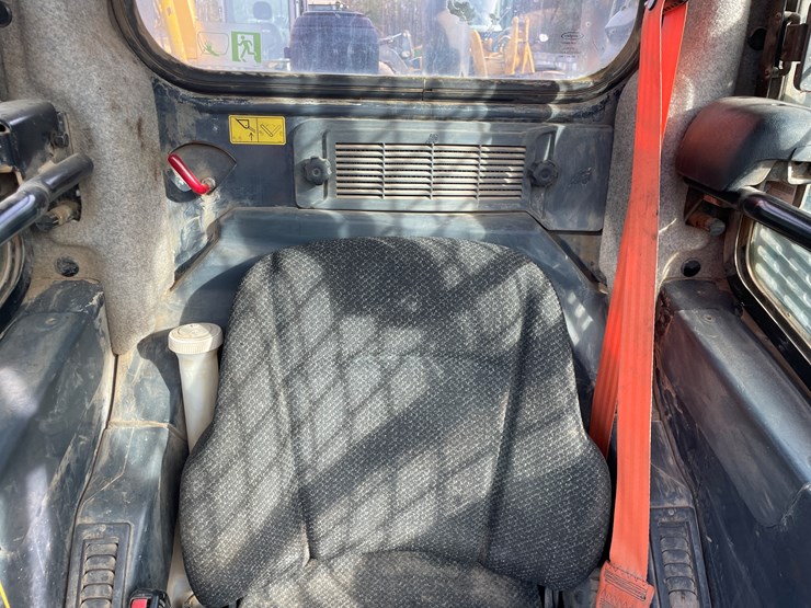 2019-deere-333g-image-48