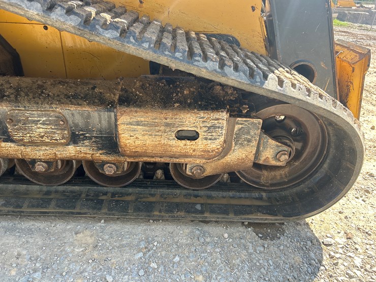 2015-deere-333e-image-41