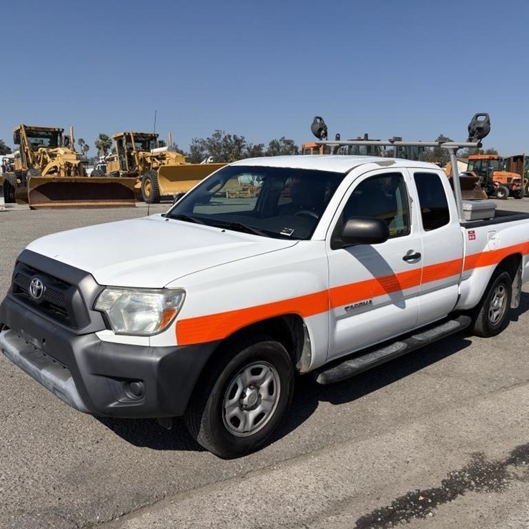 2013 TOYOTA TACOMA