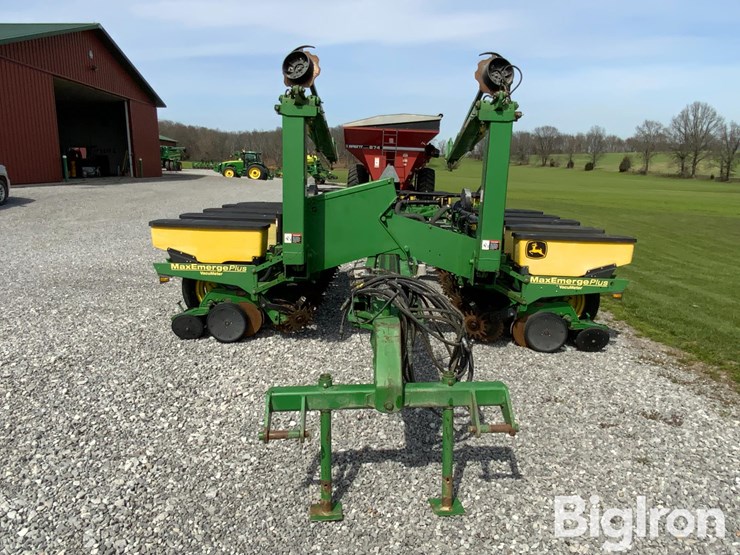 1997-john-deere-1770-image-2