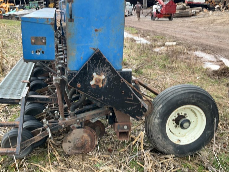 #704-•-best-grain-drill-image-17