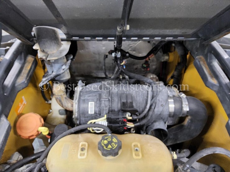 2018-deere-323e-image-26