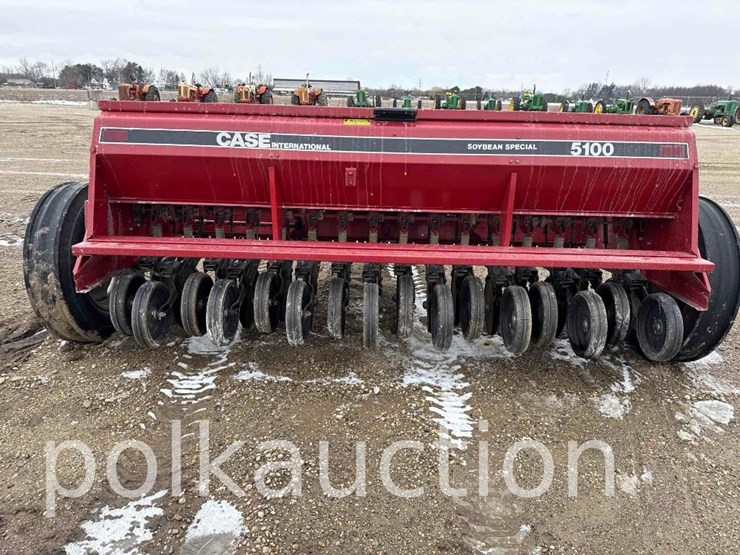 case-ih-5100-image-1