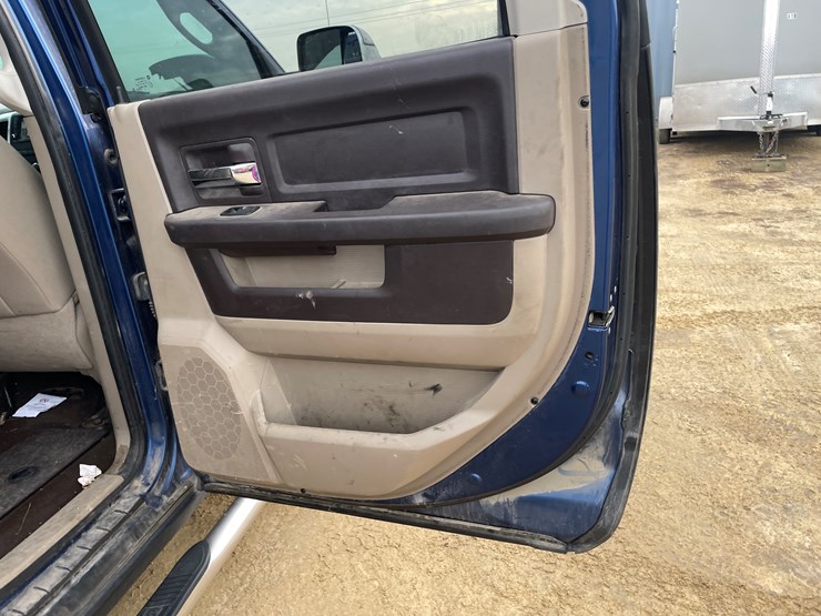 2011-dodge-ram-2500-image-26