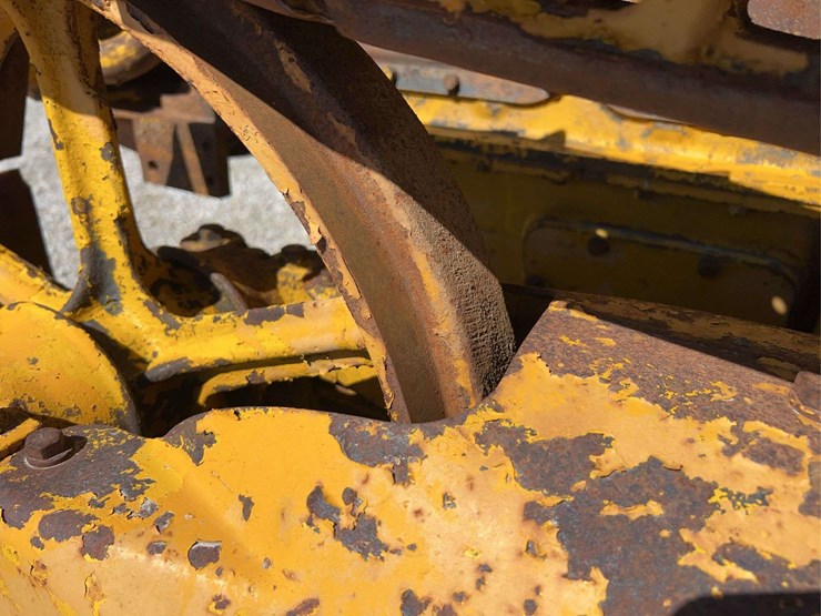 caterpillar-r2-image-45