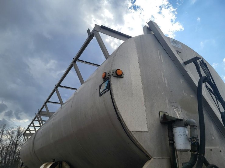 1996-warren-tandem-axle-feed-semi-trailer-image-45