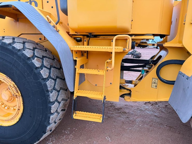 volvo-l120e-image-13