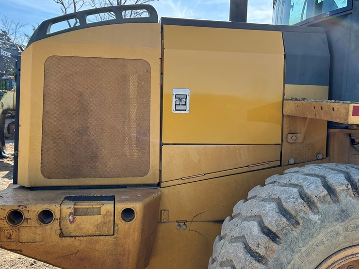 2010-deere-544k-image-36