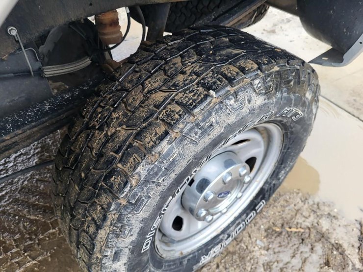 2015-ford-f250-xl-image-18