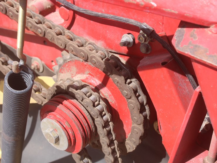 new-holland-664-image-28