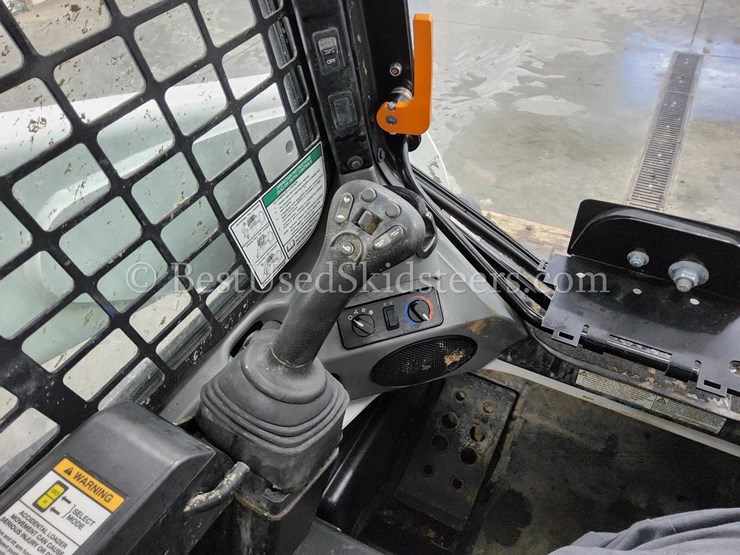 2023-bobcat-t770-image-29