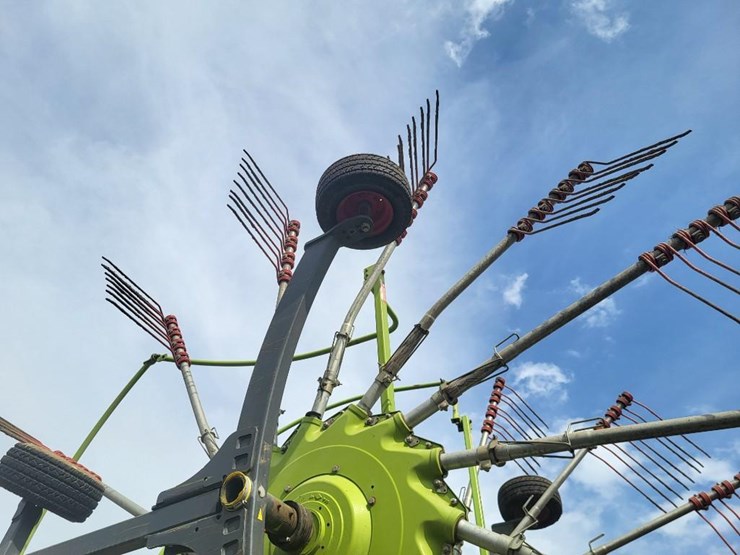 2017-claas-liner-2900-image-17