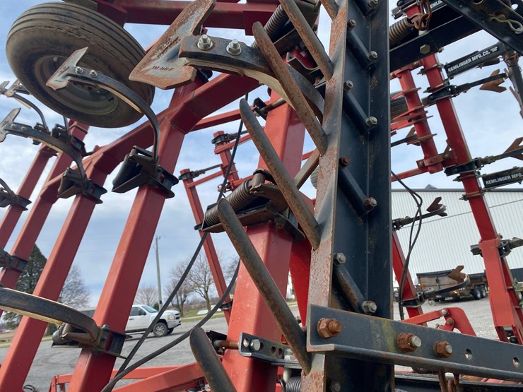 case-ih-4300-image-37