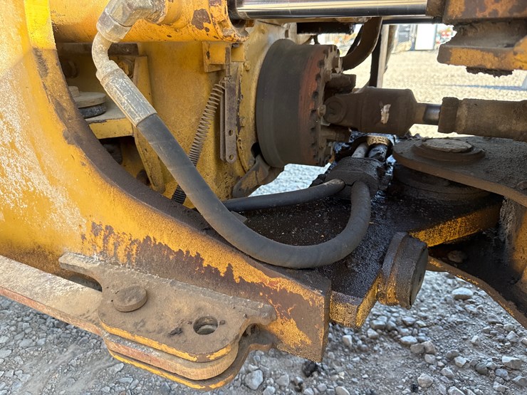 caterpillar-it28f-image-21