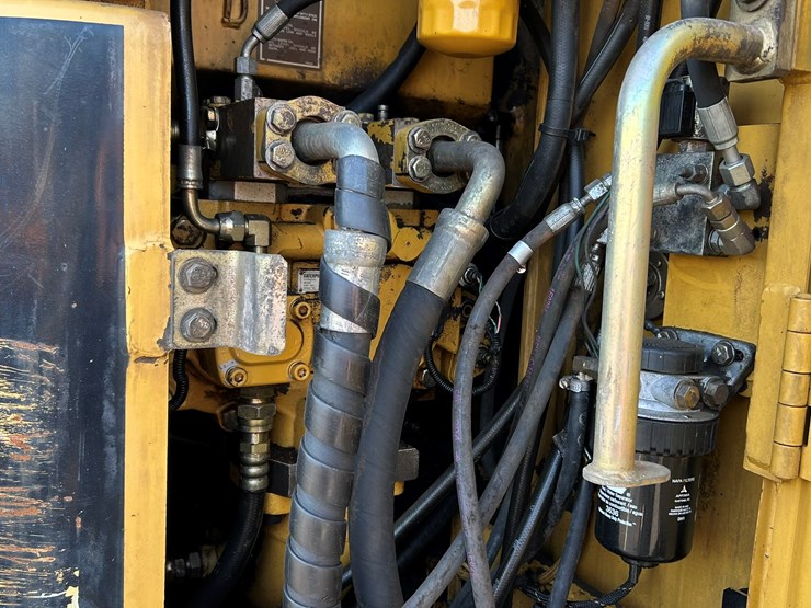 2004-caterpillar-321c-image-43