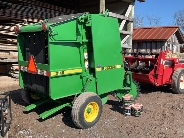 john-deere-335-image-6