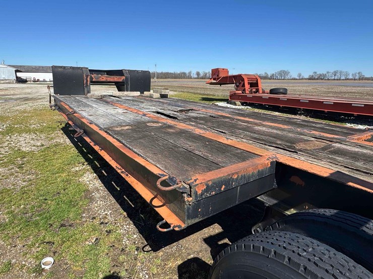 heavy-duty-drop-deck-trailer,-20’-deck-w/dovetail-and-fold-down-ramps,-single-axle,-dual-wheels,-air-image-11