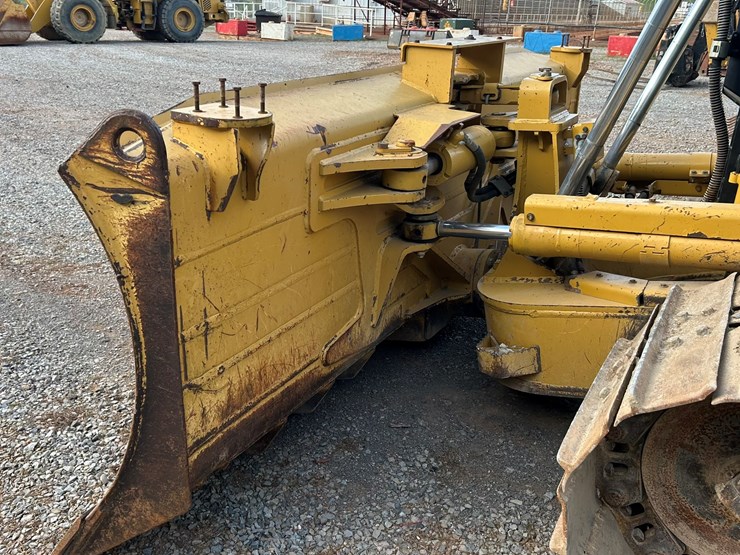 2015-caterpillar-d6t-lgp-image-8