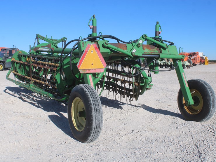 john-deere-700-image-16