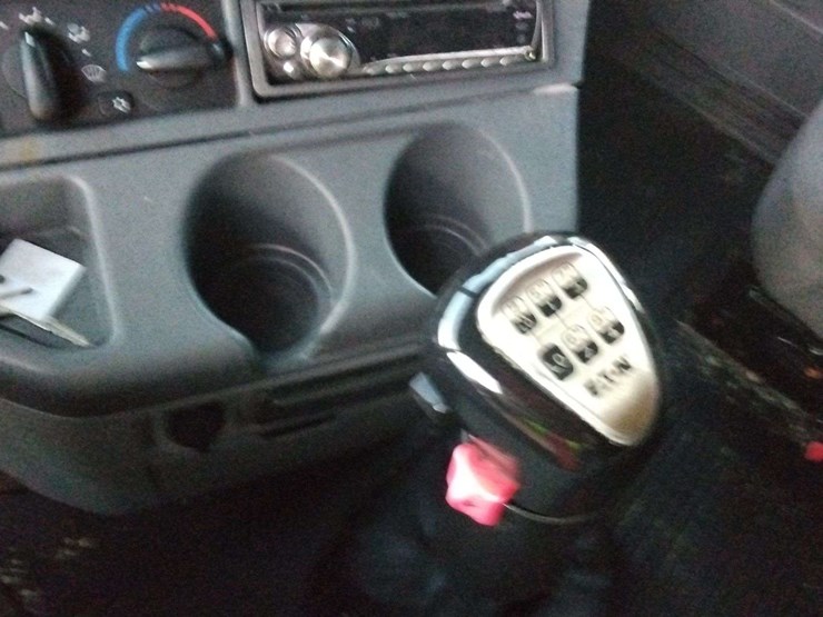 freightliner-cascadia-tractor-2015-freightliner-cascadia-3alxfb007gdg85229-mileage:-does-not-r-image-13