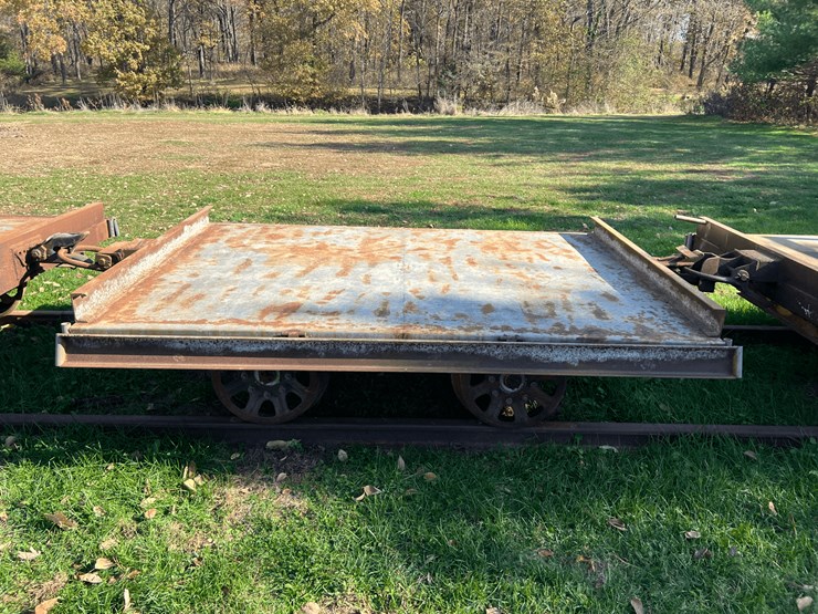 set-of-3-flat-cars-image-30