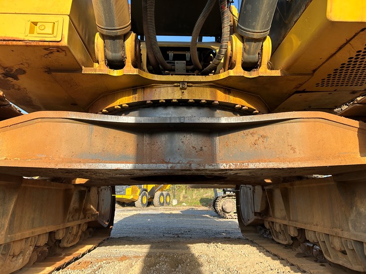 2006-deere-650d-lc-image-60