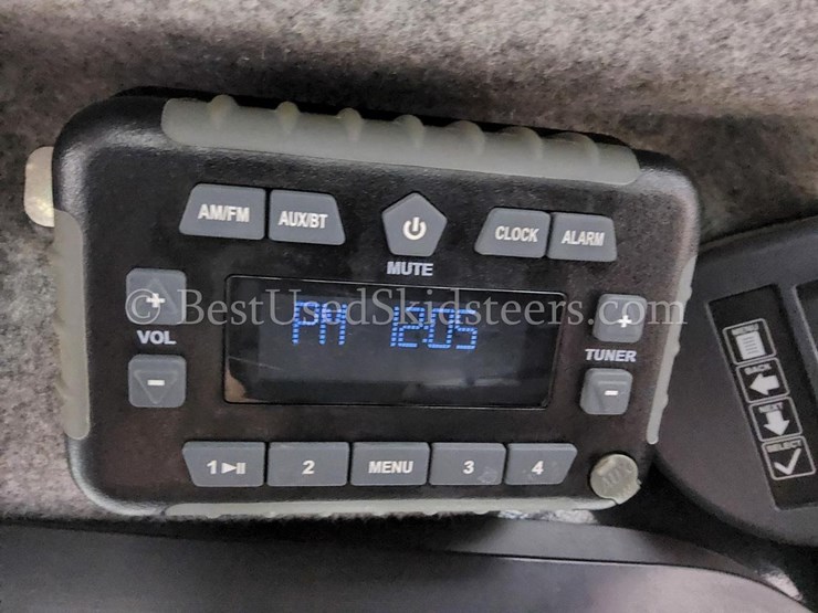 2023-deere-325g-image-28